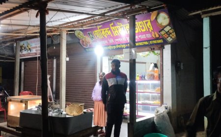 দোকান বাকি চাইতেই মালিকের সহযোগীর উপর হামলে পড়ল খদ্দের