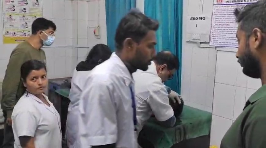 মন্ত্রী শুক্লাচরণের নিরাপত্তার গাড়ির সাথে সংঘর্ষে আহত বাইক চালক