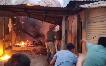 সিমনা বিধানসভা দাইগ্যা বাড়ি বাজারে আগুনে পড়লো ৪ টি দোকান