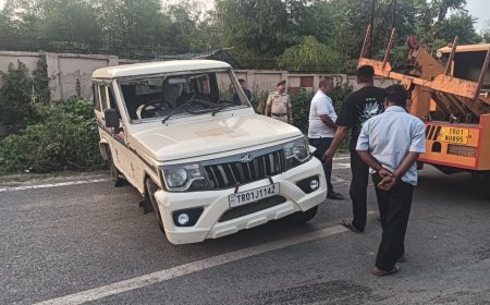 লেম্বু ছড়ায় মুখোমুখি সংঘর্ষ পুলিশের গাড়ি ও ব্যক্তিগত গাড়ি