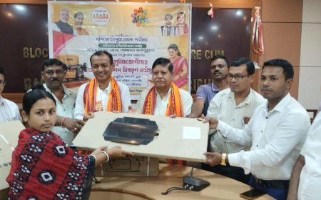 বামুটিয়া ব্লকের মহিলাদের মধ্যে বিতরণ করা হয়েছে সেলাই মেশিন