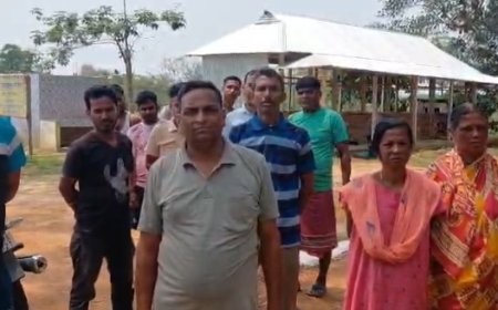 সিমনায় মন্দির নির্মাণে বহিরাগতদের বাঁধা, পাল্টা প্রতিবাদ স্থানীয়দের