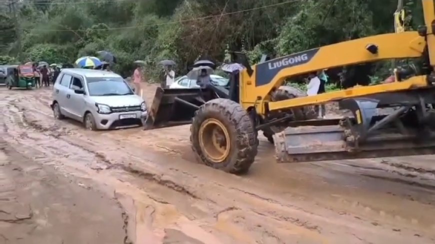 আগরতলা খোয়াই জাতীয় সড়কের বেহাল দশা, নাজেহাল যান চালকরা